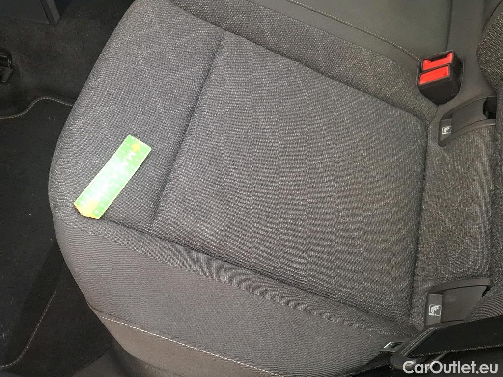  Volkswagen  Golf  VOLKSWAGEN / 2020 / 5P / Berline 2.0 TDI SCR 116 DSG LIFE PLUS #25