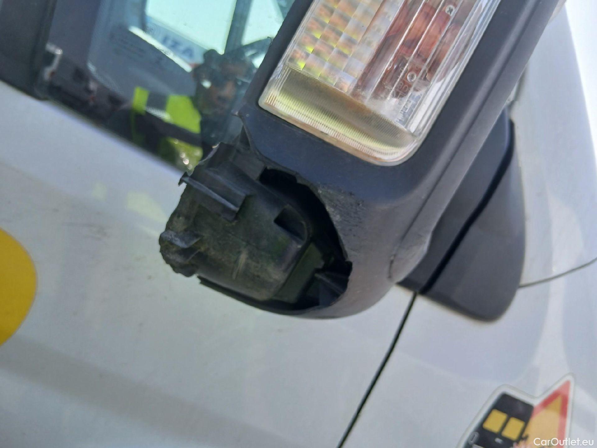  Peugeot  Boxer PEUGEOT  / 2014 / 4P / furgón 335 L2 H2 BHDI 103kW (140CV) S&S 6 V. M #52