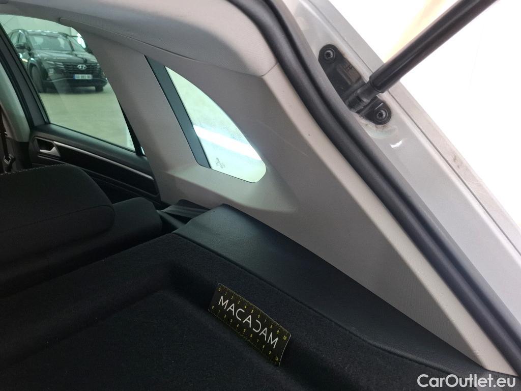  Volkswagen  Tiguan VOLKSWAGEN  / 2020 / 5P / SUV 1.5 TSI 150 DSG7 Life #30