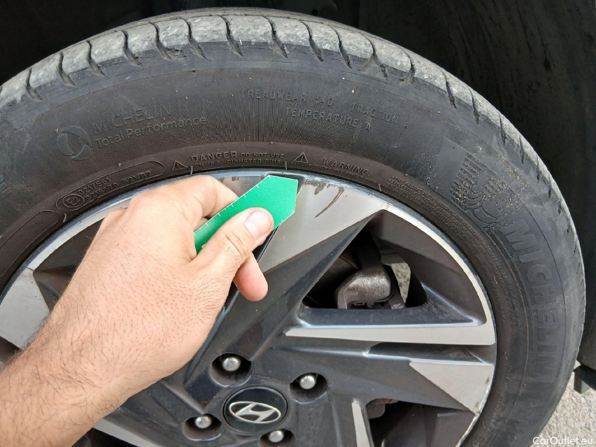 Hyundai  Bayon HYUNDAI  / 2021 / 5P / todoterreno 1.2 MPI Maxx #46