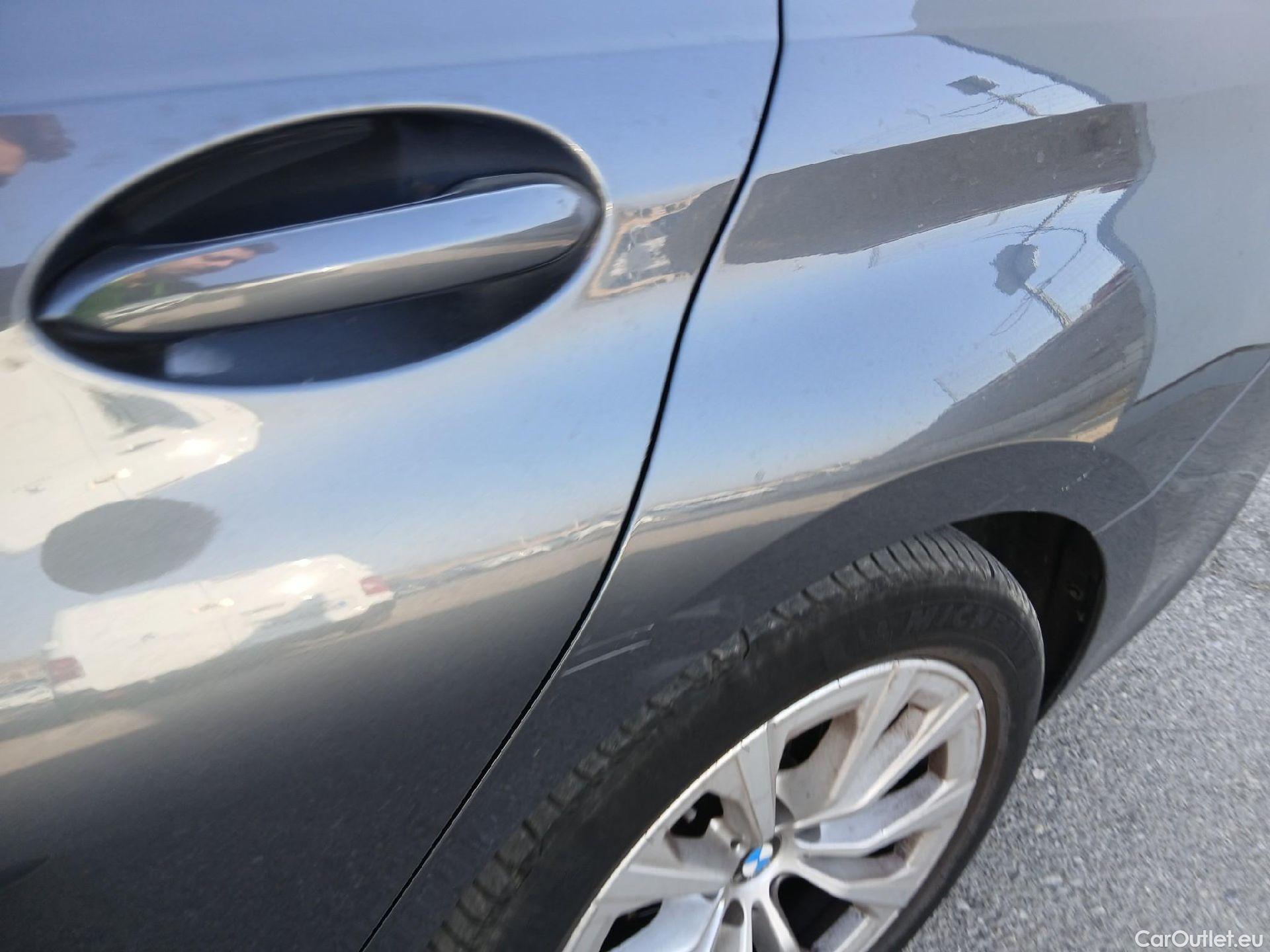  Bmw  Serie 3 BMW  / 2019 / 5P / familiar 318d Auto.Touring #7
