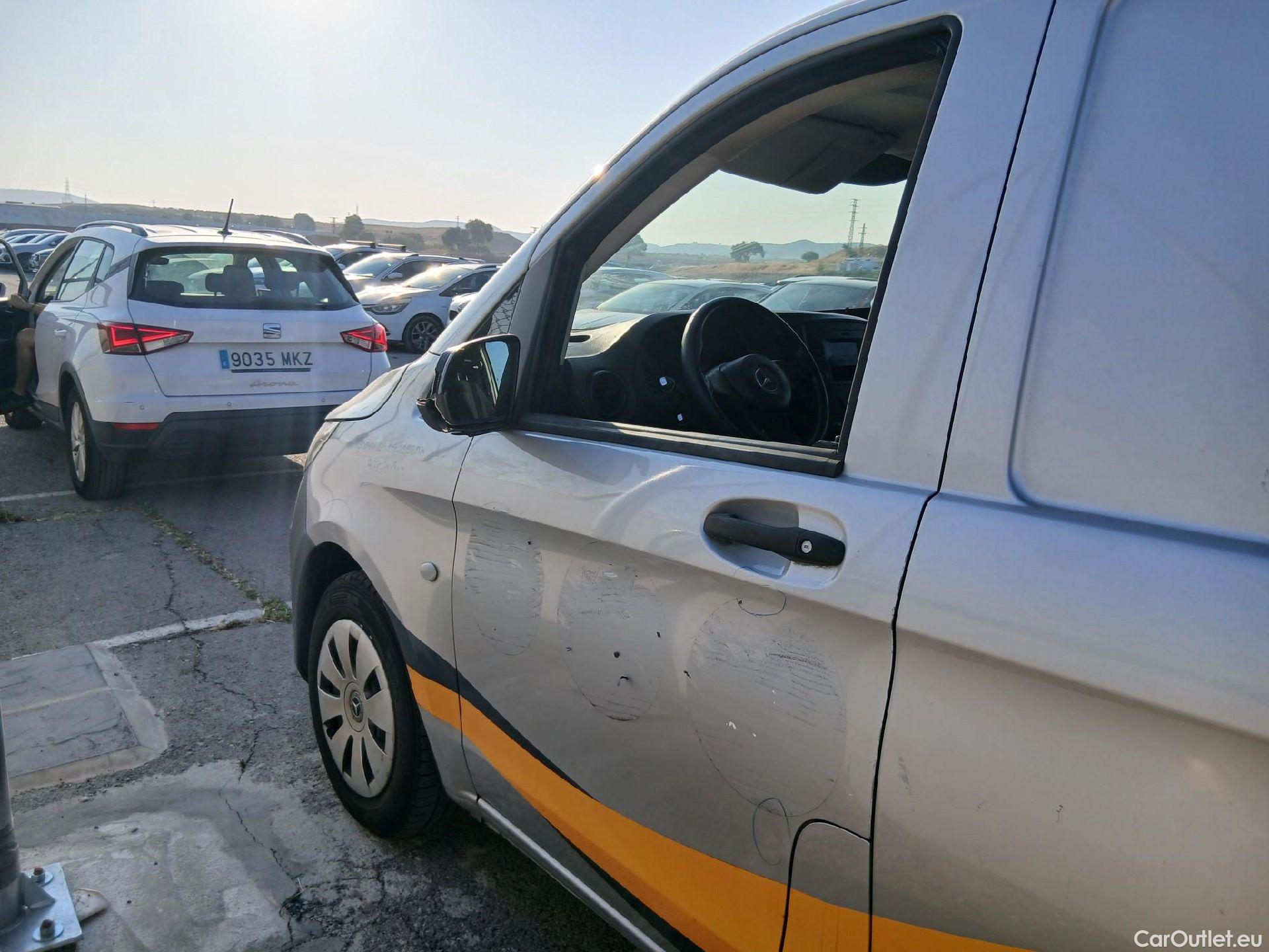  Mercedes  Vito MERCEDES-BENZ  / 2014 / 4P / furgón 111 CDI Larga #14