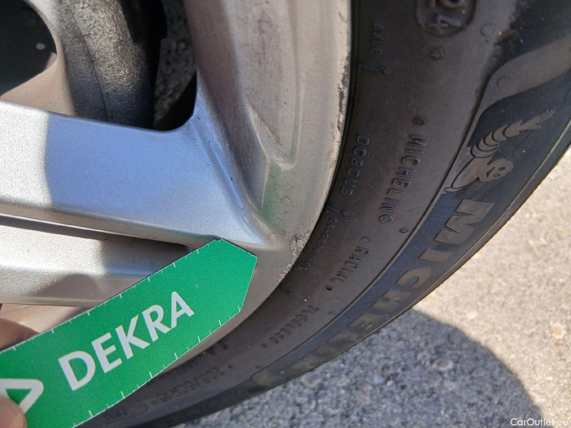  Hyundai  Konna HYUNDAI Kona / 2017 / 5P / todoterreno 1.0 TGDi Klass 4x2 #41