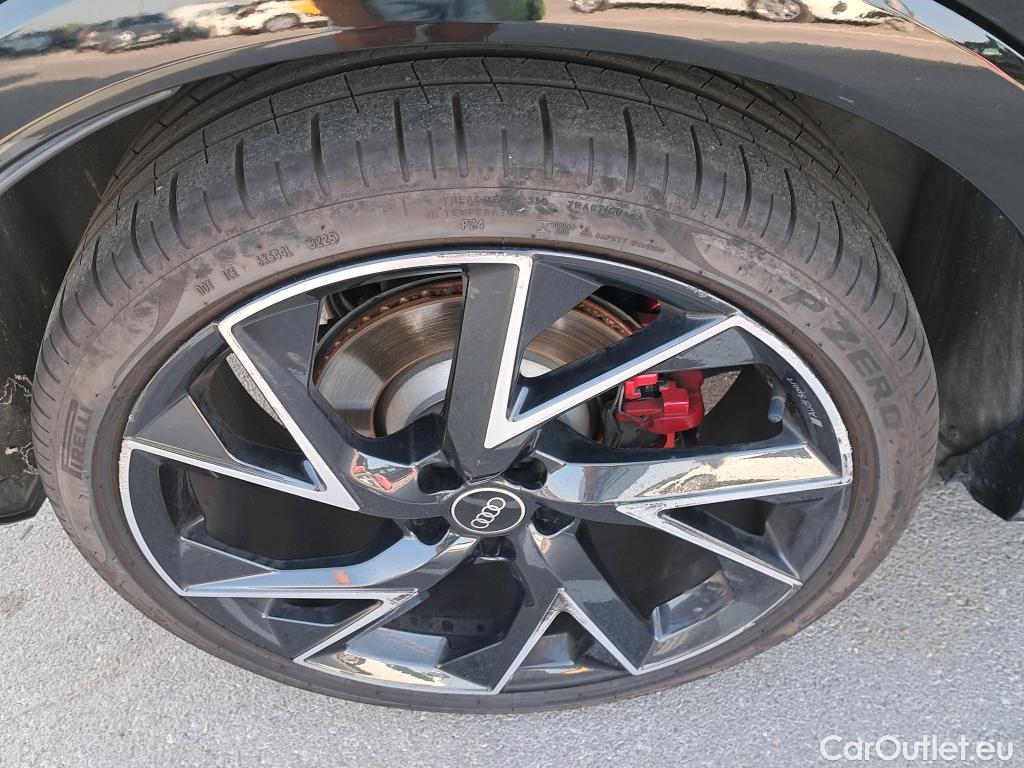  Audi  Q3 AUDI  / 2018 / 5P / todoterreno RS 2.5 TFSI quattro #5