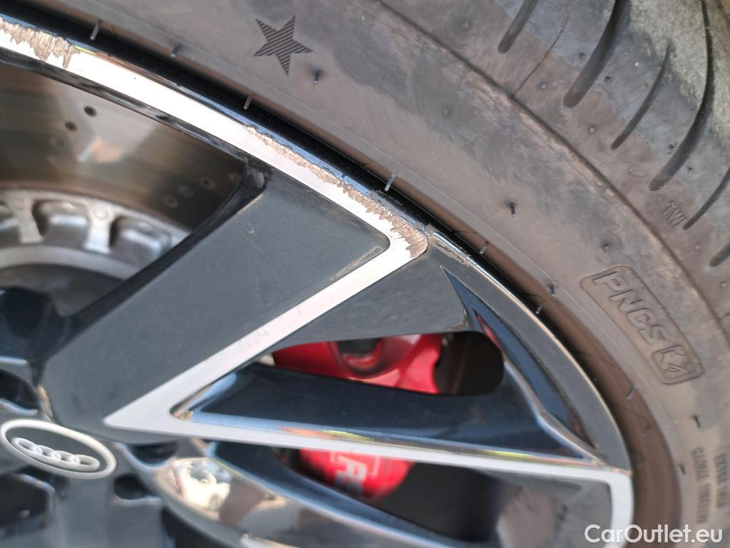  Audi  Q3 AUDI  / 2018 / 5P / todoterreno RS 2.5 TFSI quattro #8
