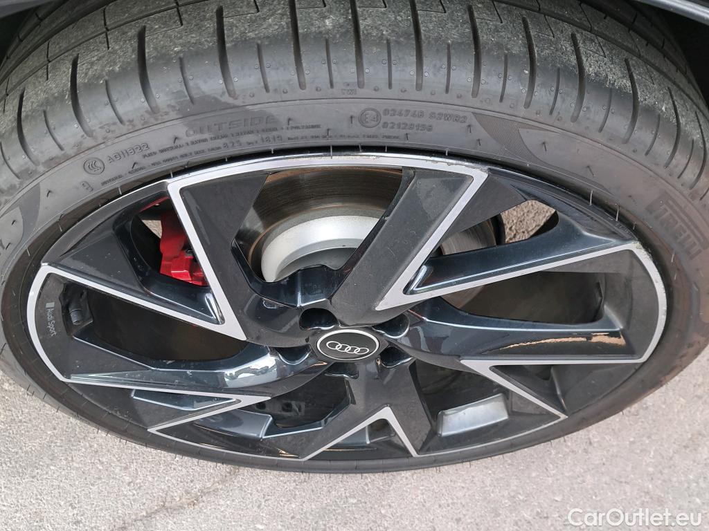  Audi  Q3 AUDI  / 2018 / 5P / todoterreno RS 2.5 TFSI quattro #3
