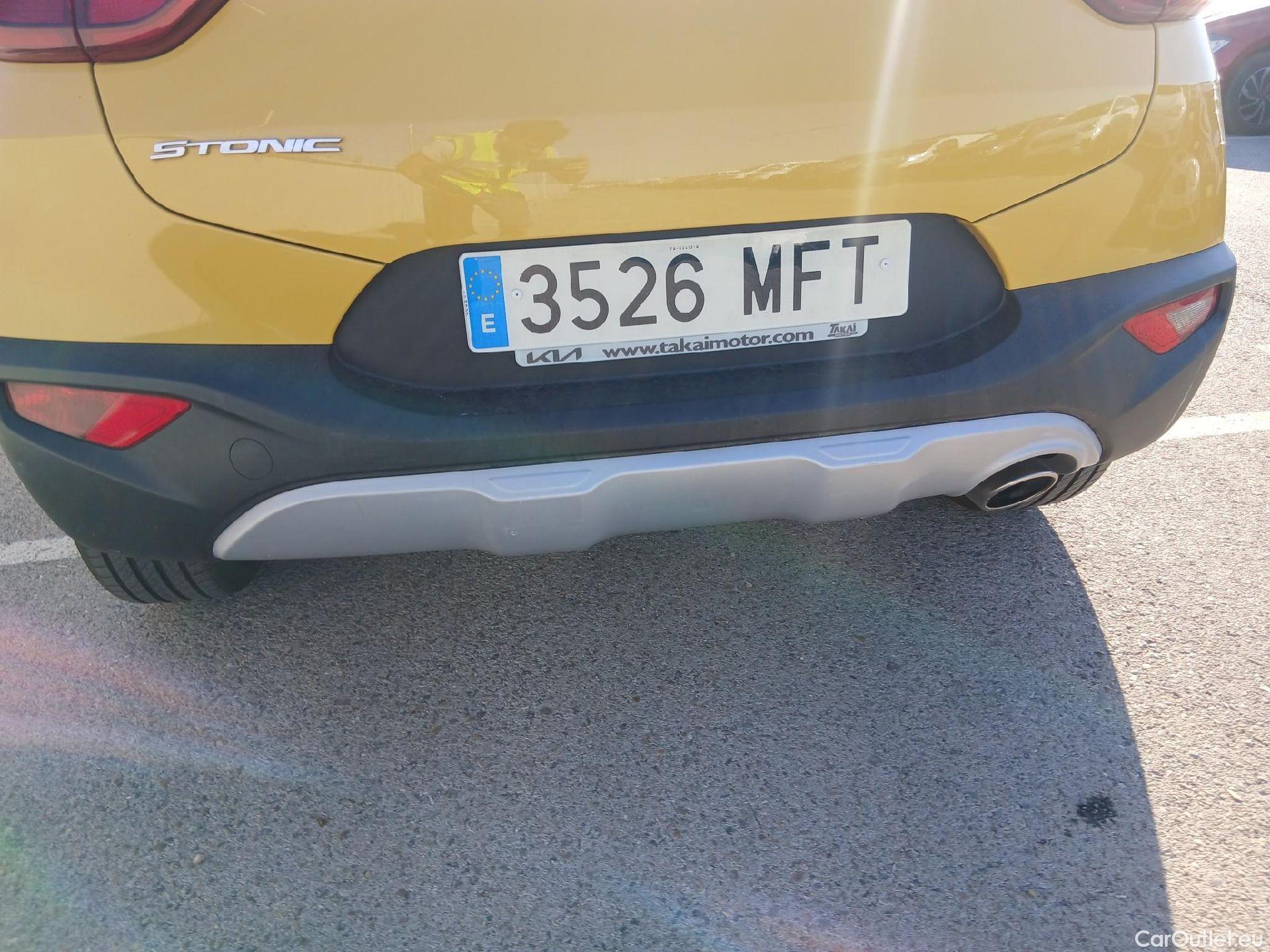  KIA  STONIC KIA  / 2017 / 5P / todoterreno 1.2 DPi 62kW (84CV) Concept #17