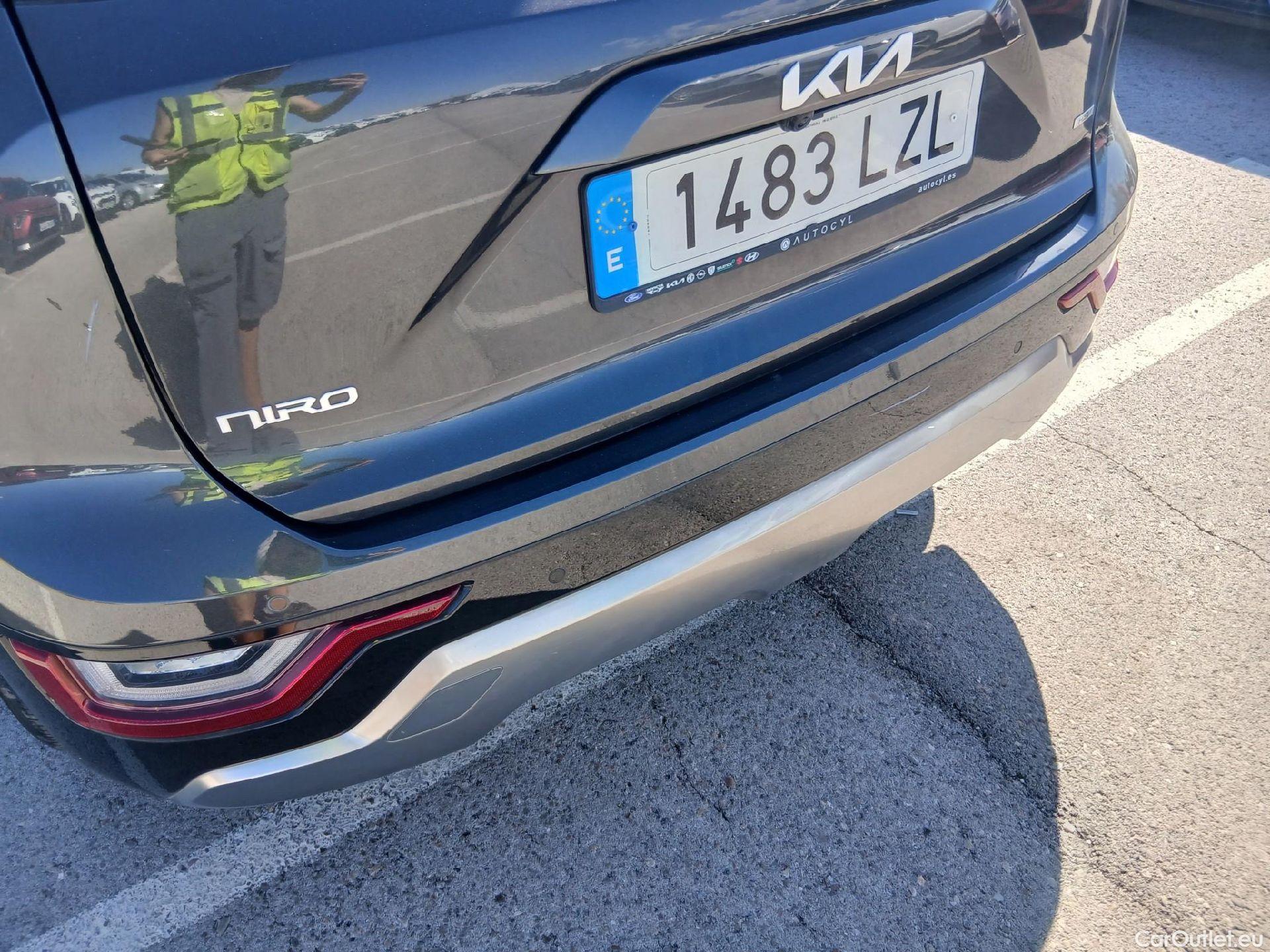  KIA  Niro KIA  / 2022 / 5P / crossover 1.6 GDi HEV 104kW (141CV) Drive #14