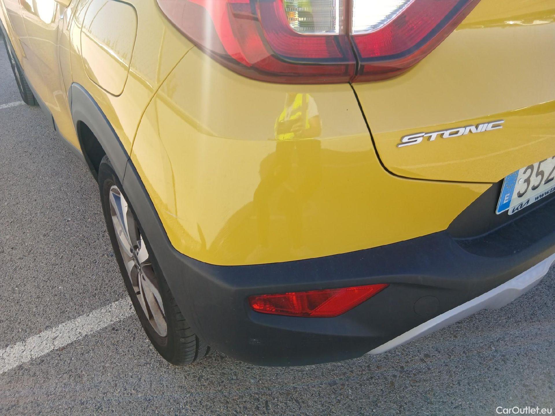  KIA  STONIC KIA  / 2017 / 5P / todoterreno 1.2 DPi 62kW (84CV) Concept #14