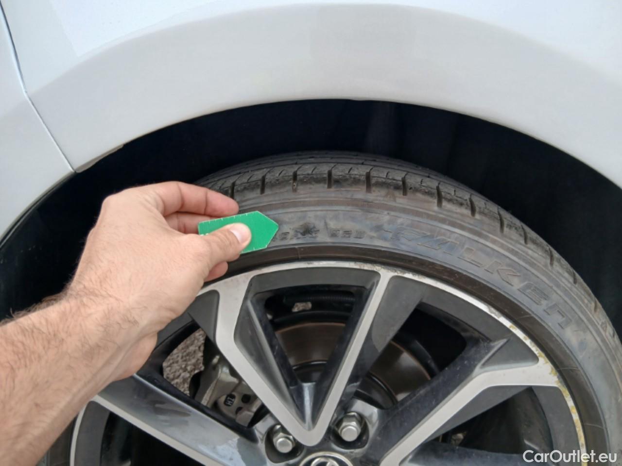  Toyota  Corolla TOYOTA  / 2019 / 5P / berlina con portón 2.0 180H ADVANCE E-CVT #22