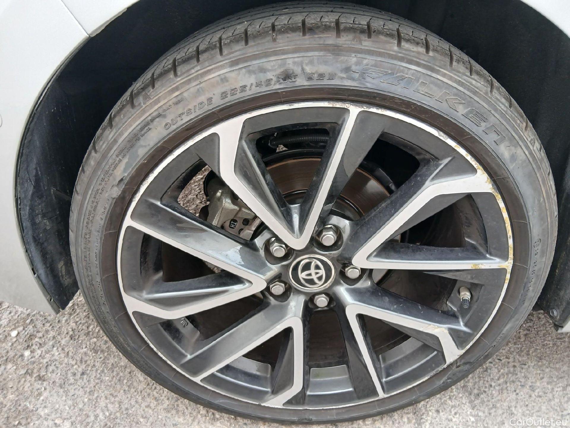  Toyota  Corolla TOYOTA  / 2019 / 5P / berlina con portón 2.0 180H ADVANCE E-CVT #11
