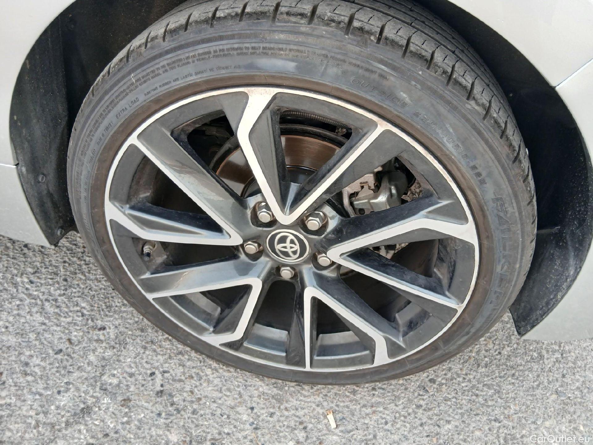  Toyota  Corolla TOYOTA  / 2019 / 5P / berlina con portón 2.0 180H ADVANCE E-CVT #5