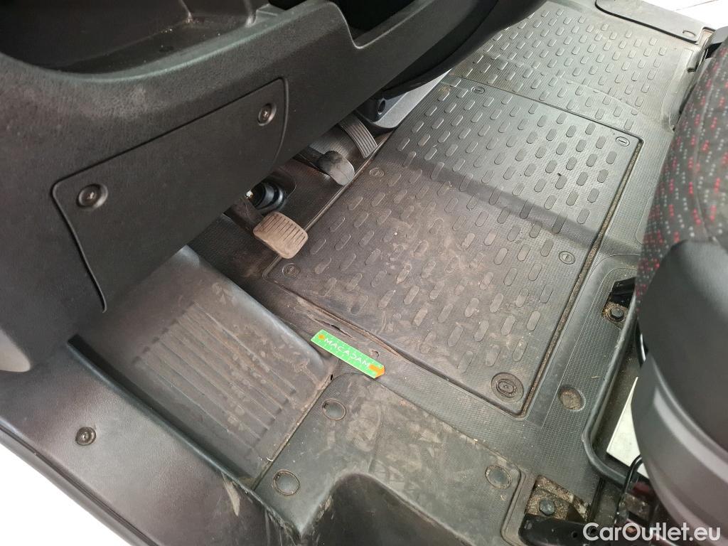  Citroen  Jumper CITROEN  CA VU 4p Fourgon 33 L2H1 BlueHDi 130 BVM6 Cab App Confort #79