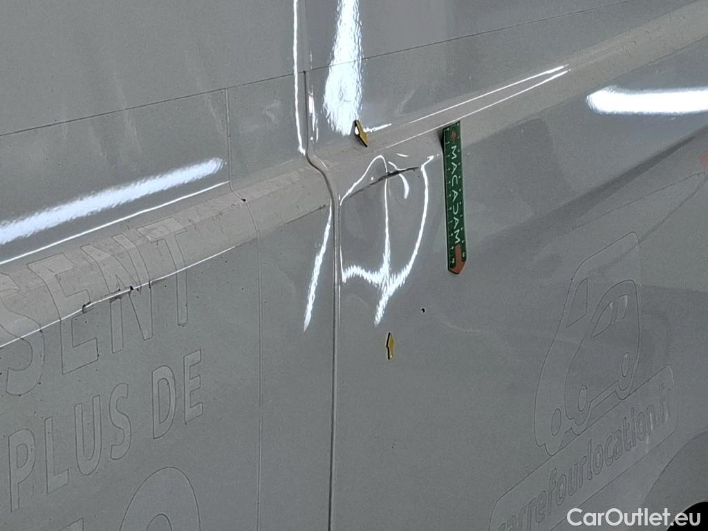  Renault  Trafic  Fourgon L2H1 3T Grand Confort 2.0 dCi 130CV BVM6 E6d #8