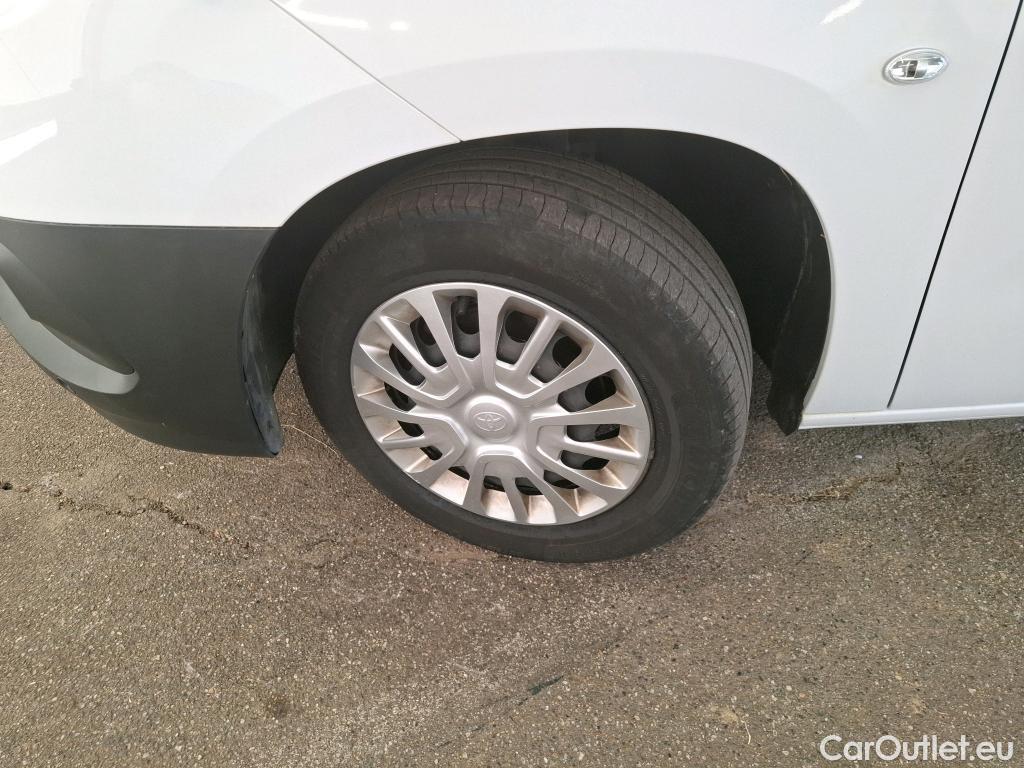  Toyota  Proace TOYOTA  City / 2019 / 4P / Fourgonnette 1.5 Medium 100 D-4D Business #27