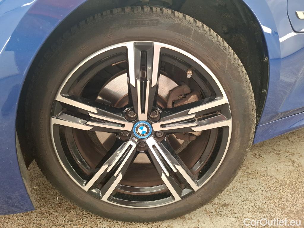  Bmw  Serie 3 BMW Série 3 Touring 2022 5P Break 320e 204ch M Sport BVA8 Hybride #56