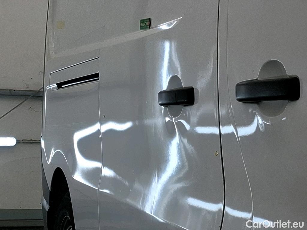  Renault  Trafic  Fourgon L2H1 3T Grand Confort 2.0 dCi 130CV BVM6 E6d #24