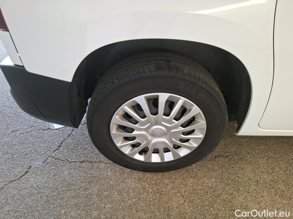  Toyota  Proace TOYOTA  City / 2019 / 4P / Fourgonnette 1.5 Medium 100 D-4D Business #30