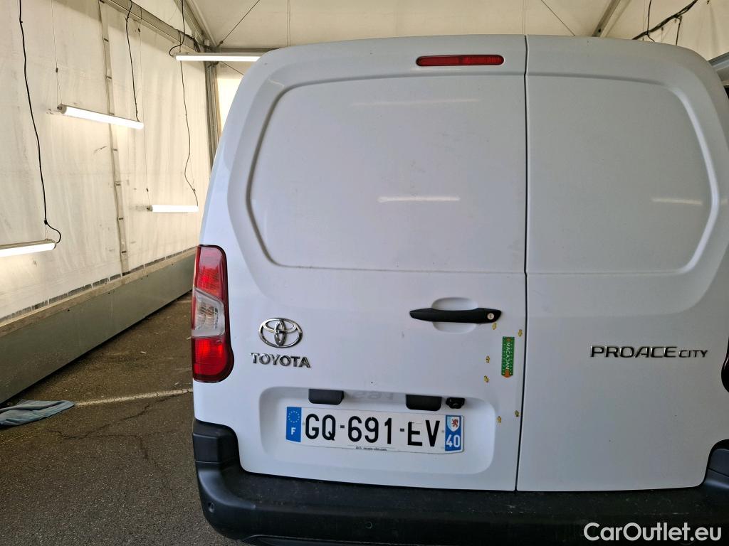  Toyota  Proace TOYOTA  City / 2019 / 4P / Fourgonnette 1.5 Medium 100 D-4D Business #1