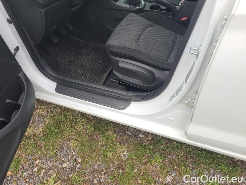  Hyundai  i30   cw (PD)(2017->)  kom.1.5i Family Comfort 5d #8