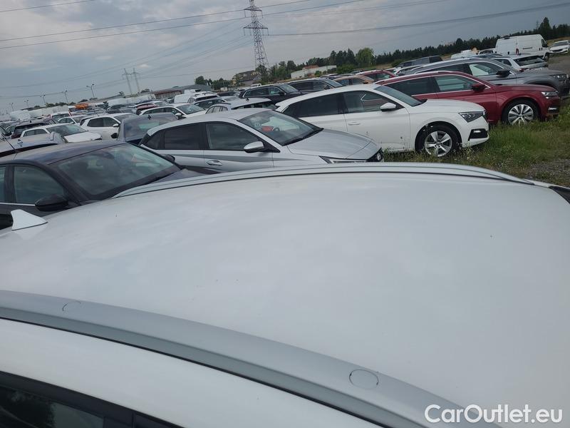  Hyundai  i30   cw (PD)(2017->)  kom.1.5i Family Comfort 5d #2