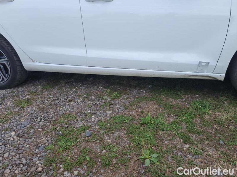  Hyundai  i30   cw (PD)(2017->)  kom.1.5i Family Comfort 5d #18