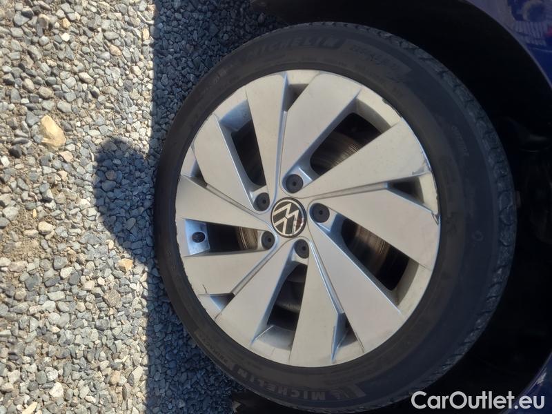  Volkswagen  Golf  VIII (CD1) (2019) Var.2.0TDI 110 Style 5d #27