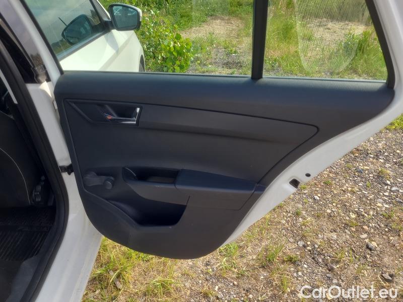  Skoda  Fabia  Combi (2015) Com.1.0TSI 70 Ambition 5d #24