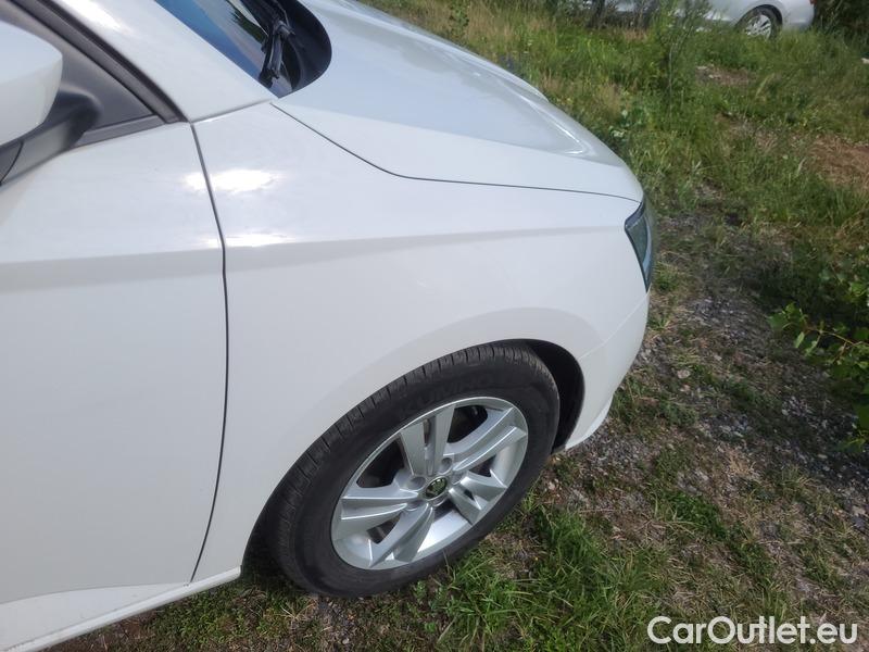  Skoda  Fabia  Combi (2015) Com.1.0TSI 70 Ambition 5d #26