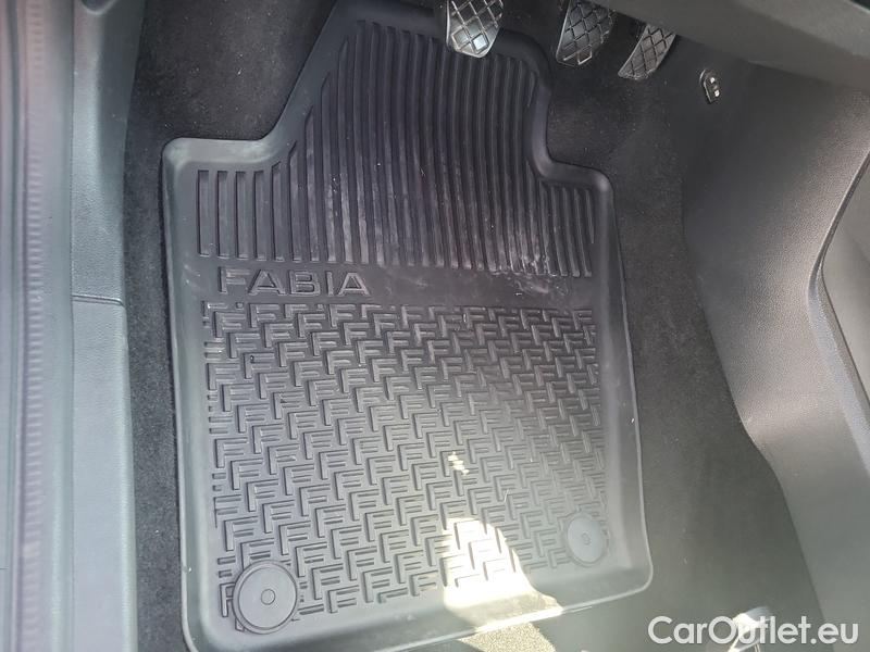  Skoda  Fabia  Combi (2015) Co 1.0TSI81 Ambition #2
