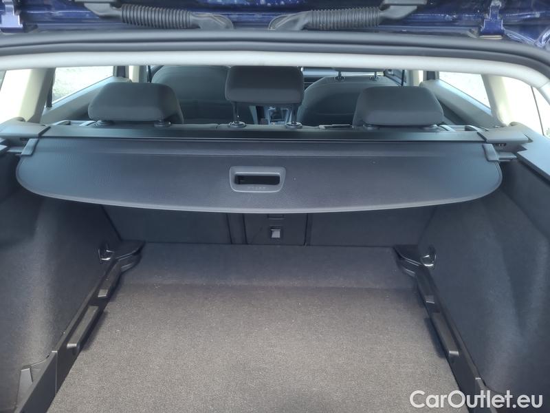  Volkswagen  Golf  VIII (CD1) (2019) Var.2.0TDI 110 Style 5d #18