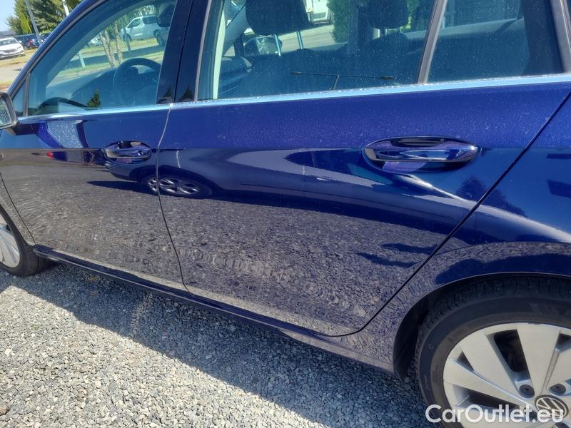  Volkswagen  Golf  VIII (CD1) (2019) Var.2.0TDI 110 Style 5d #6