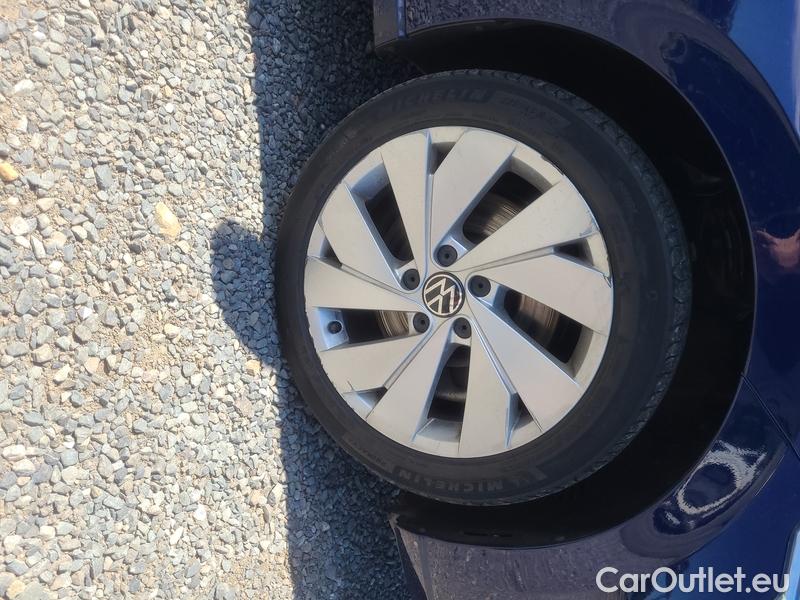 Volkswagen  Golf  VIII (CD1) (2019) Var.2.0TDI 110 Style 5d #28