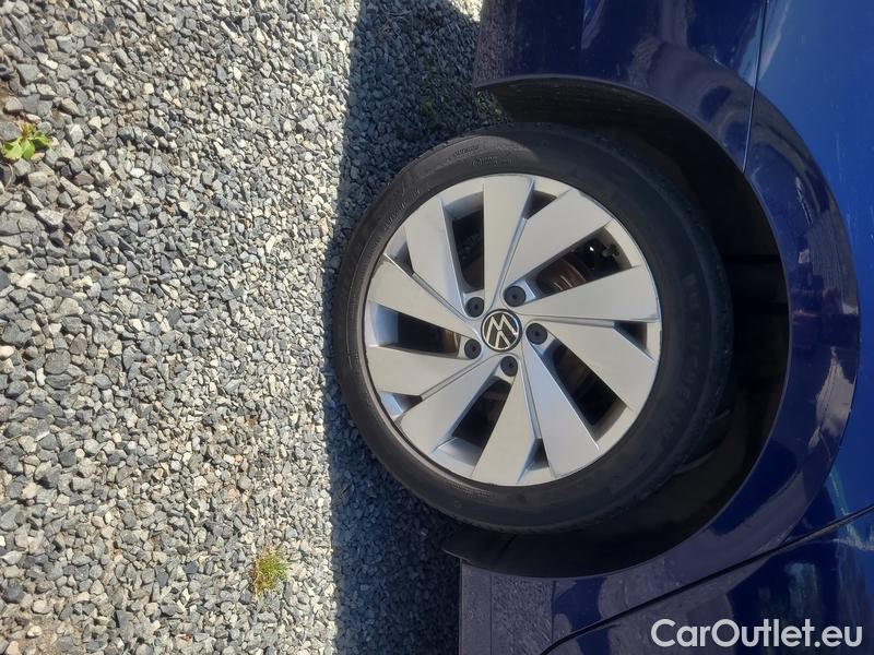  Volkswagen  Golf  VIII (CD1) (2019) Var.2.0TDI 110 Style 5d #20