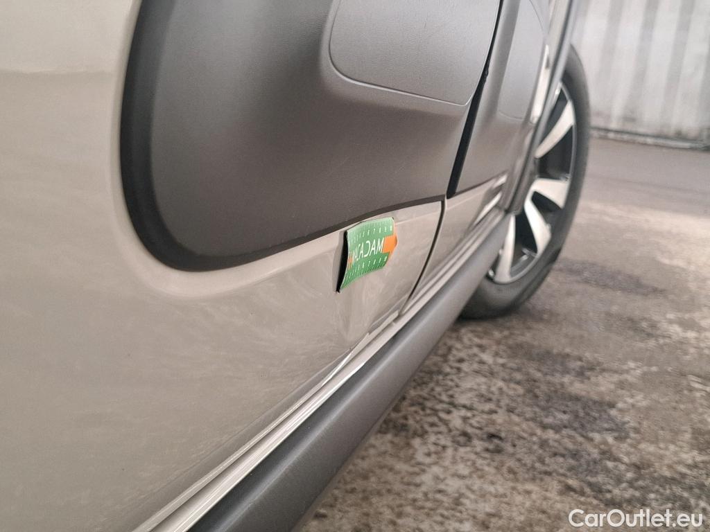  Citroen  C3  Shine 1.2 PureTech 110CV BVA6 E6d #13