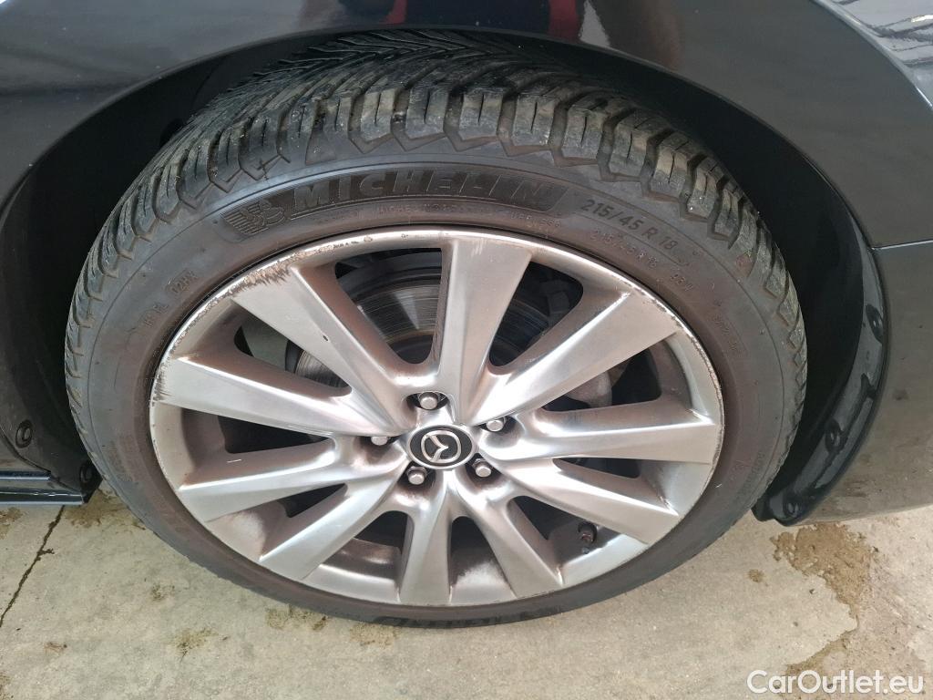  Mazda  3 MAZDA Mazda / 2019 / 4P / Berline Skyactiv-X M-Hybrid 180 Exclusive AT #16
