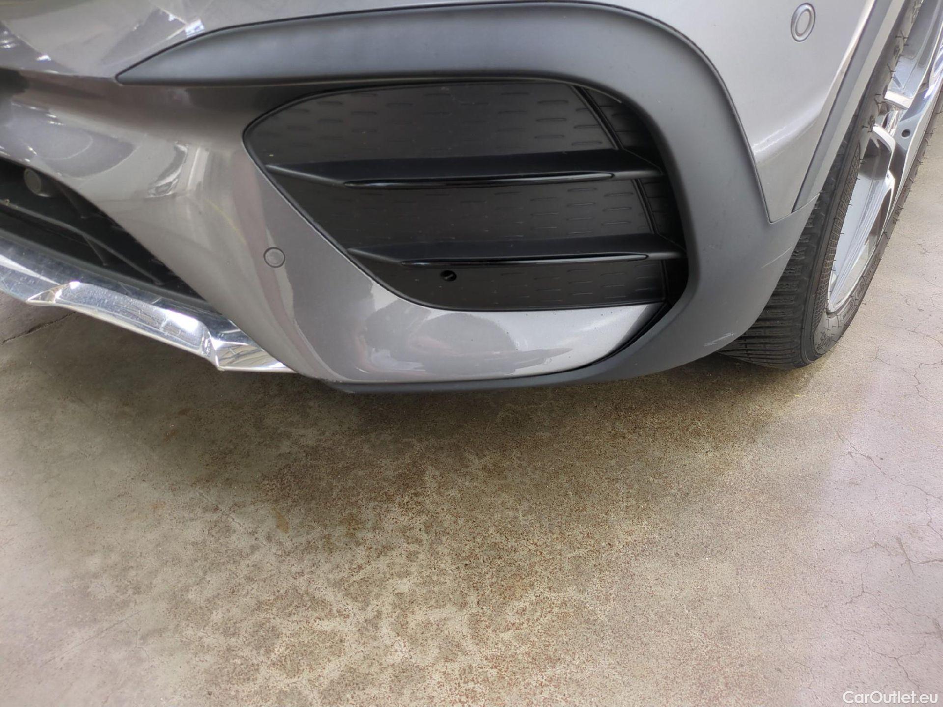  Mercedes  GLB MERCEDES-BENZ  / 2019 / 5P / SUV  220 d AMG Line 4Matic #27