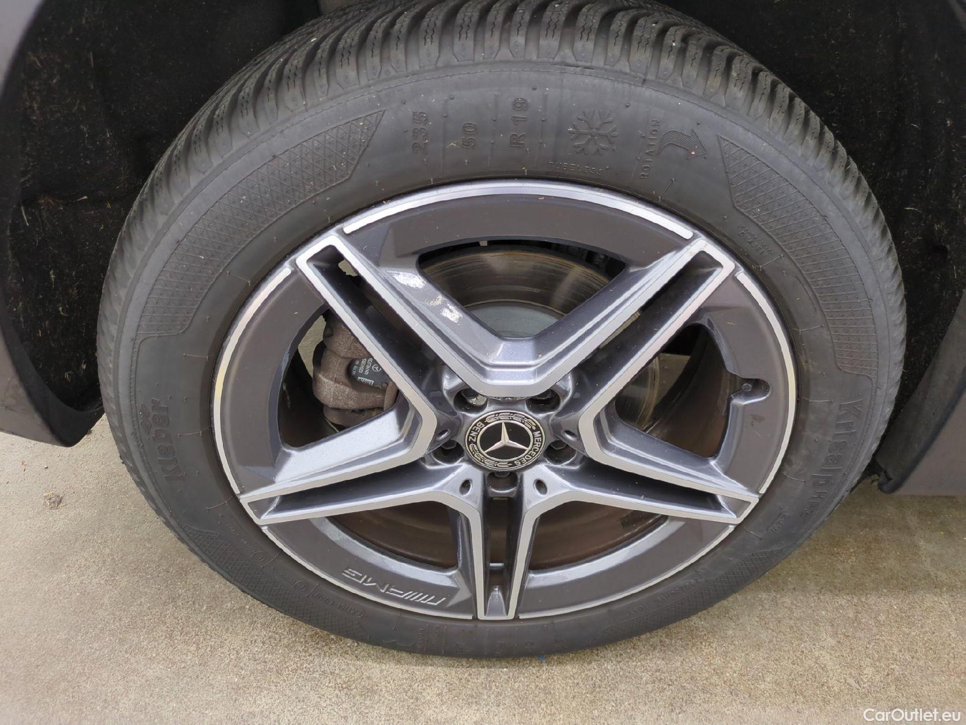  Mercedes  GLB MERCEDES-BENZ  / 2019 / 5P / SUV  220 d AMG Line 4Matic #20