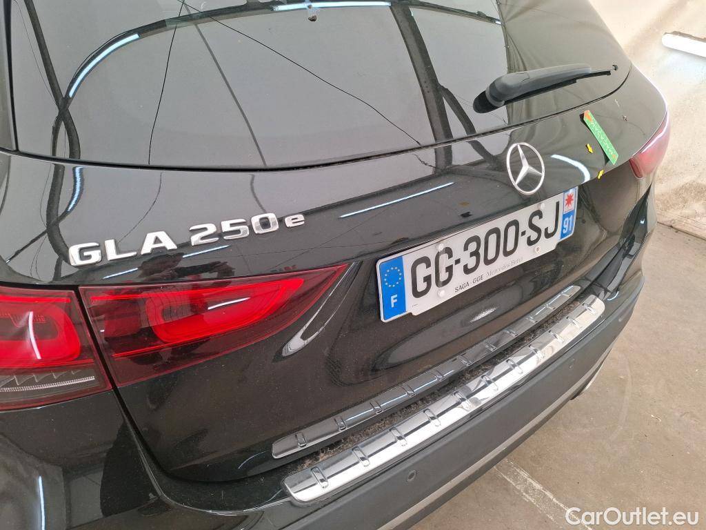  Mercedes  GLA MERCEDES-BENZ  / 2020 / 5P / SUV 1.3  250 e AMG LINE DCT #1