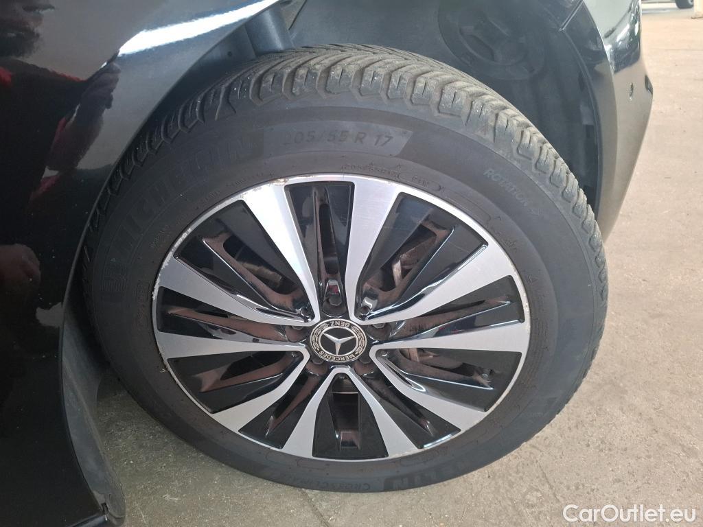  Mercedes  A-Klasse MERCEDES-BENZ Classe A Compact  2018  5P  Berline A 250 e Business Line 8GDCT #1