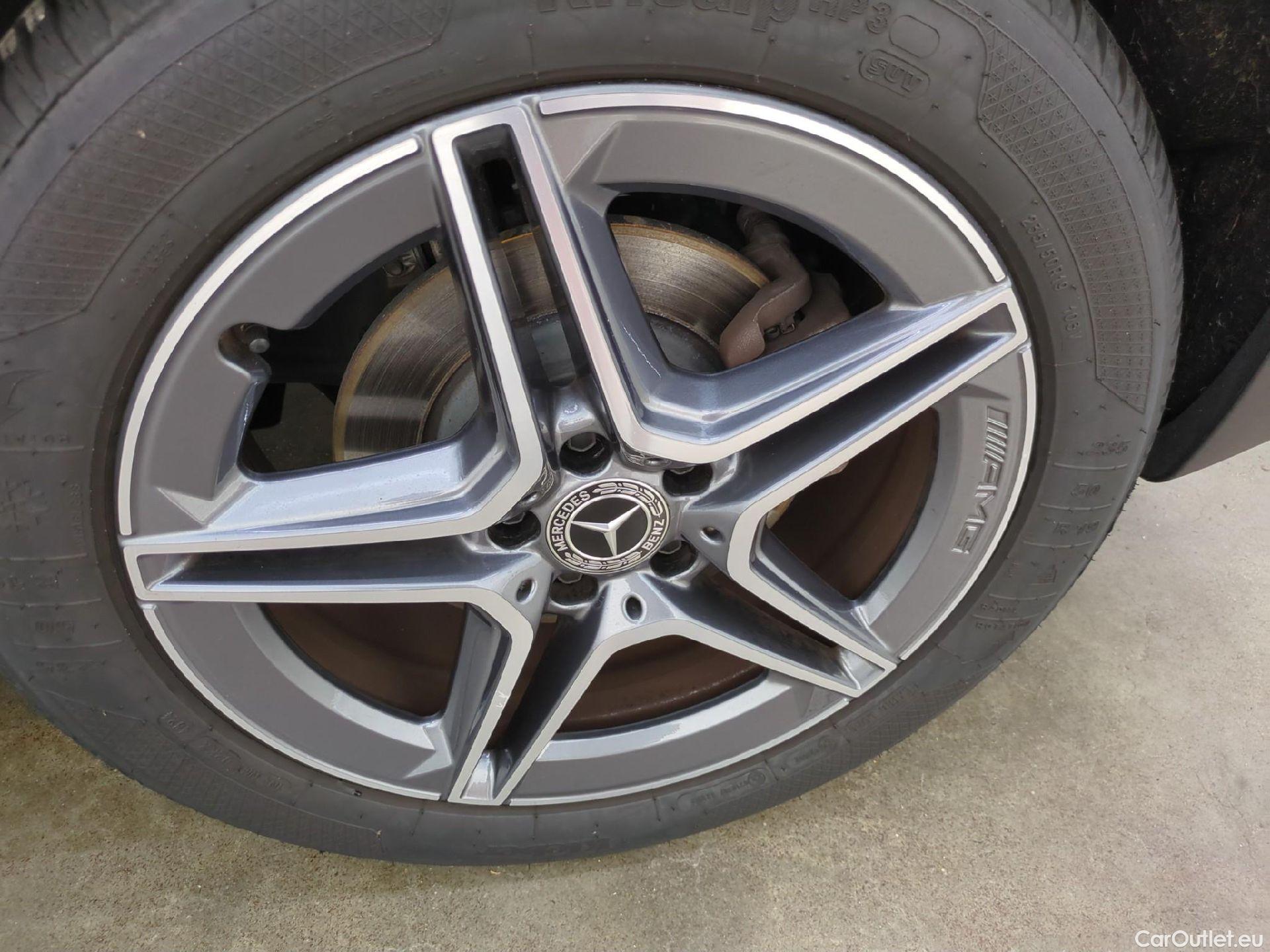  Mercedes  GLB MERCEDES-BENZ  / 2019 / 5P / SUV  220 d AMG Line 4Matic #19