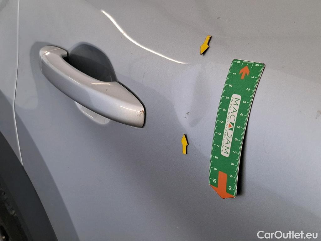  Renault  Captur RENAULT  / 2019 / 5P / SUV techno TCe 90 #3