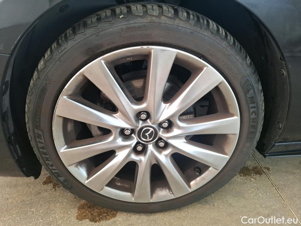  Mazda  3 MAZDA Mazda / 2019 / 4P / Berline Skyactiv-X M-Hybrid 180 Exclusive AT #4