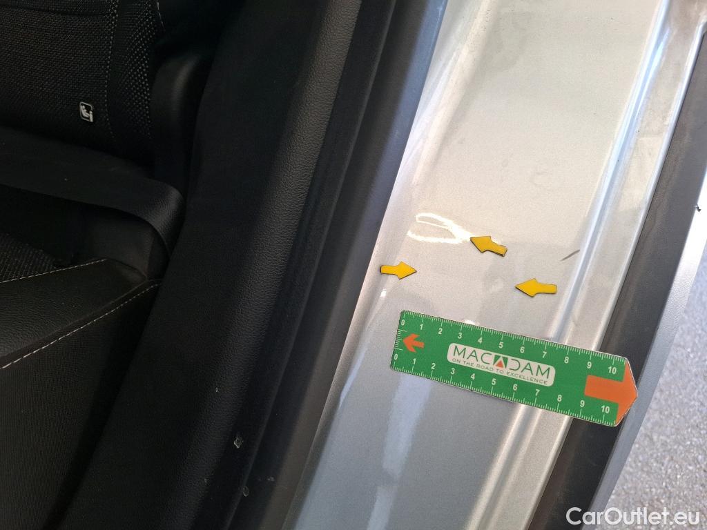  Renault  Captur RENAULT  / 2019 / 5P / SUV techno TCe 90 #11