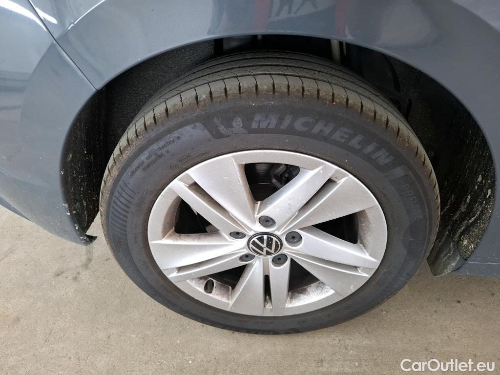  Volkswagen  Golf  VOLKSWAGEN / 2020 / 5P / Berline 2.0 TDI SCR 115 BVM6 Life Busi #24