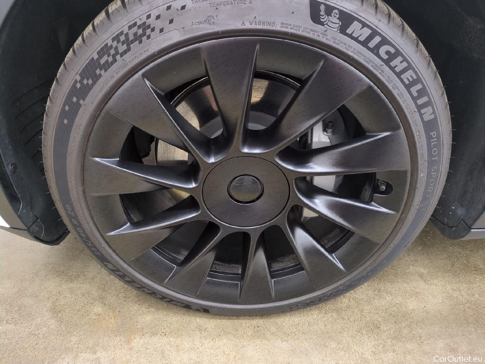  Tesla  Model Y TESLA  / 2021 / 5P / SUV RWD COMMITMENT DEAL lot 198 #1