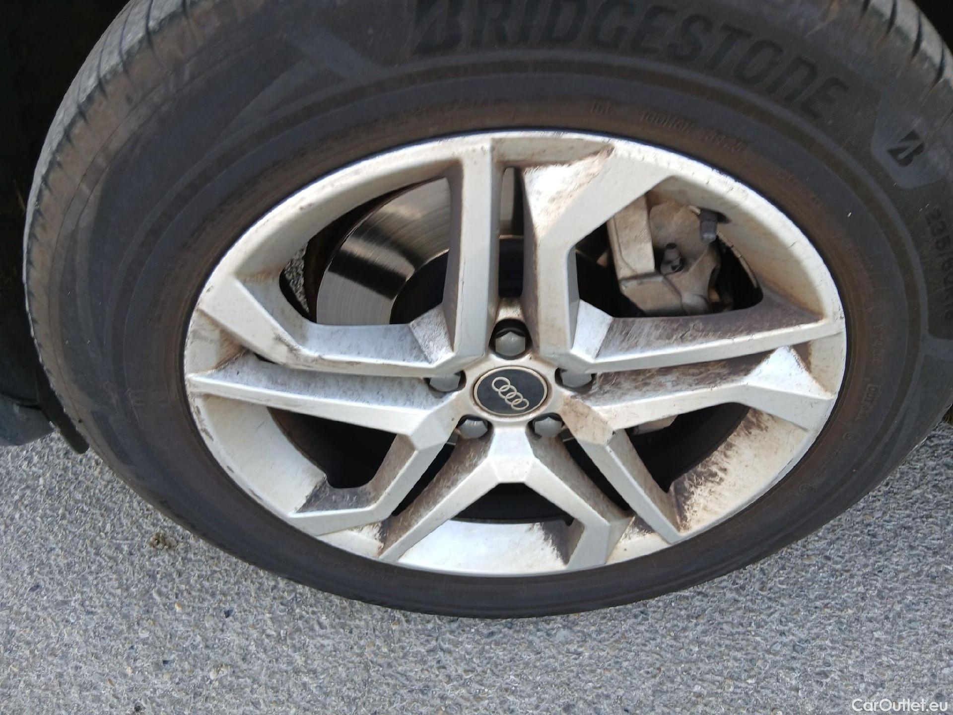  Audi  Q5 AUDI  / 2020 / 5P / todoterreno Advanced 35 TDI 120kW S tronic (AC4) #3