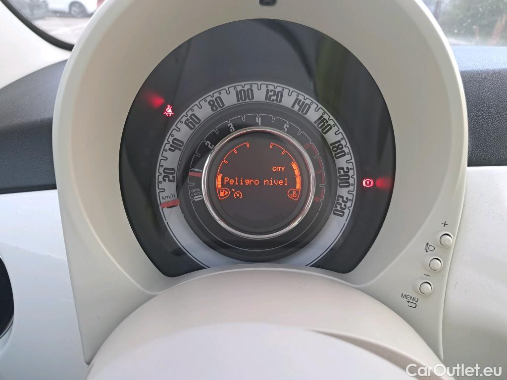  Fiat  500  / 2015 / 3P / berlina con portón 1.2 8v 51kW (69CV) Mirror Fleet(SP) #21