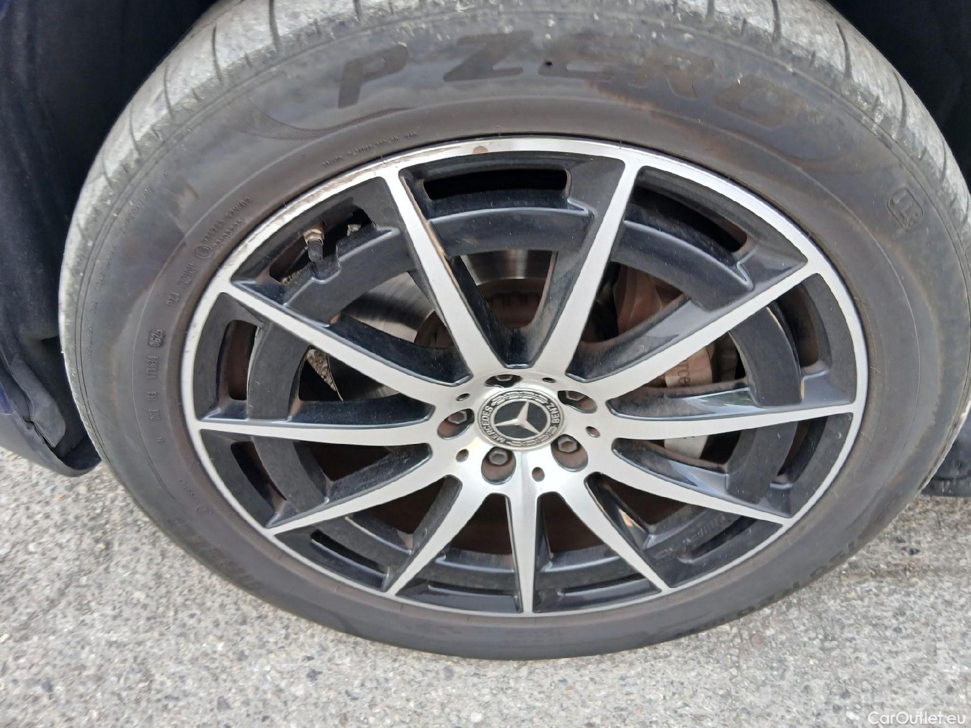  Mercedes  EQC MERCEDES-BENZ  / 2019 / 5P / todoterreno  400 4MATIC #4