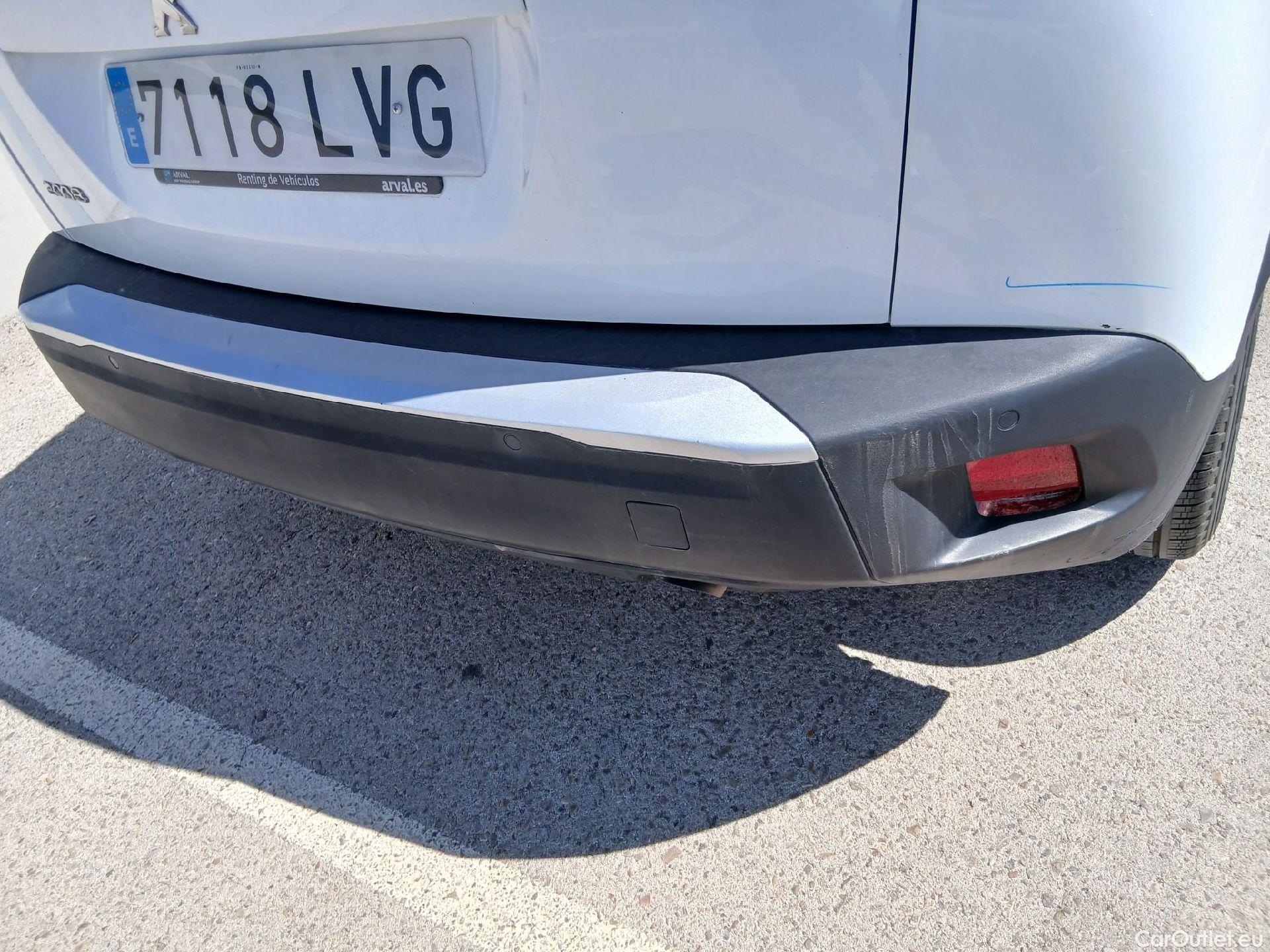  Peugeot  2008 PEUGEOT  / 2019 / 5P / todoterreno Active Puretech 100 S&S BVM6 #12